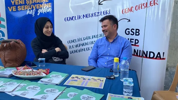 universite-ogrencileri-otogarda-karsilaniyor-1664640941277.jpeg