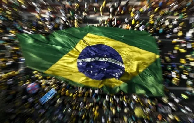 Brezilya hükümete karşı!