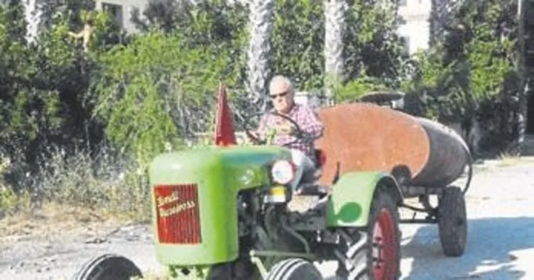 70 yıllık traktör özel izin bekliyor