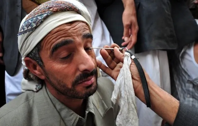 Yemen’de erkeklerin ramazan geleneği ’Sürme’