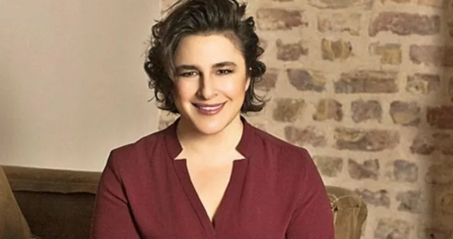Esra Dermancıoğlu kimdir? Bir Küçük Gün Işığı’nda Ümran’ı  canlandıran Esra Dermancıoğlu kaç yaşında nereli ve hangi dizilerde oynadı?