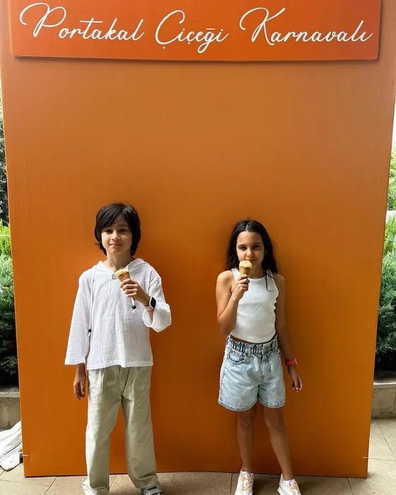 Sustalı Ceylan’ın Muteber’i Melike Güner’in ikiz çocukları olduğunu biliyor musunuz? Annelerinin kopyası...