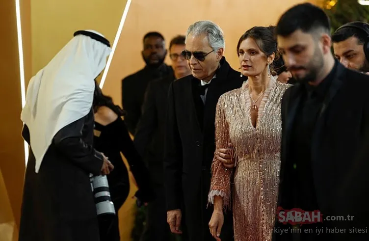 Fahriye Evcen’den Barış Arduç’a… Türk yıldızlar Riyad’daki ödül töreninde şıklık yarışına girdi!