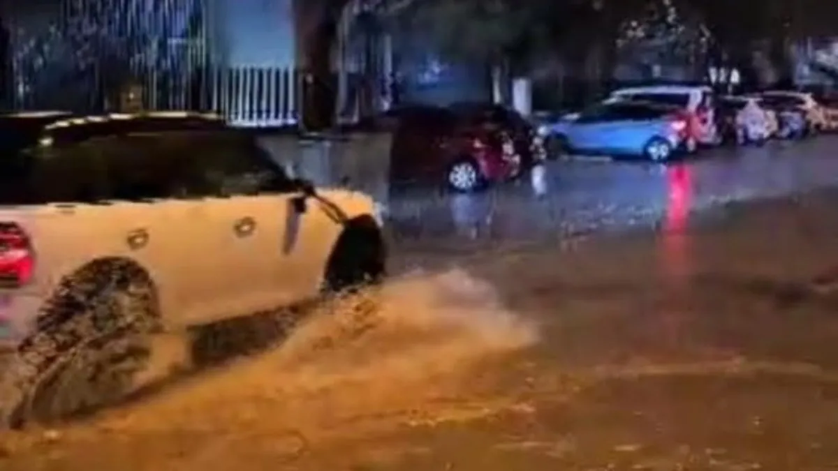 Çanakkale’de sağanak etkili oldu! Cadde ve sokaklar göle döndü Çanakkale’de sağanak etkili oldu! Cadde ve sokaklar göle döndü