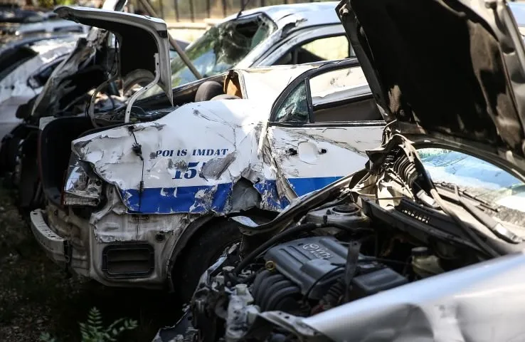 FETÖ'cü hainler 15 Temmuz gecesi polis araçlarını bu hale getirdi