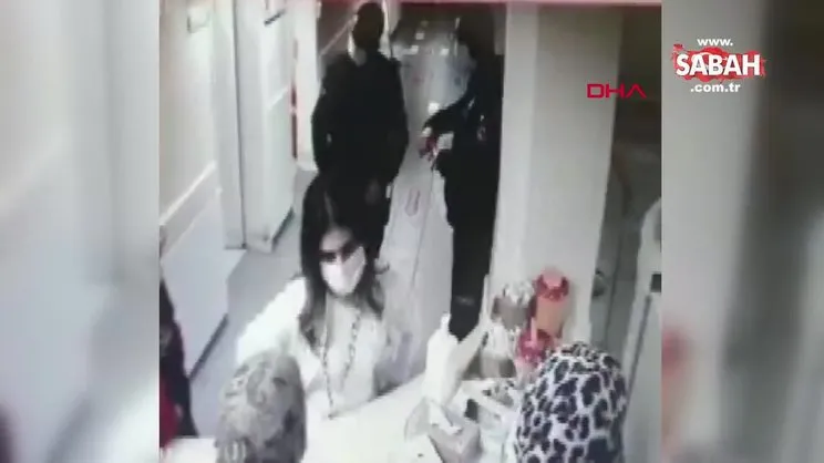 Pendik'te acil serviste doktora saldırı kamerada | Video