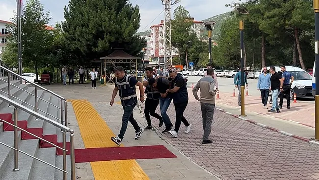 kuzenini-av-tufegi-ile-katletmisti-hakim-karsisina-cikti-1764168563424.jpeg (800×450)