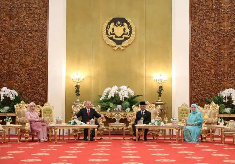 Cumhurbaşkanı Erdoğan, Malezya Kralı ile bir araya geldi