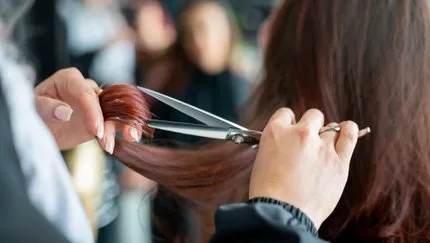 Ara Makas Ne İşe Yarar? Saça Ara Makas Attırmak İyi Midir, Faydaları ve Zararları Neler?