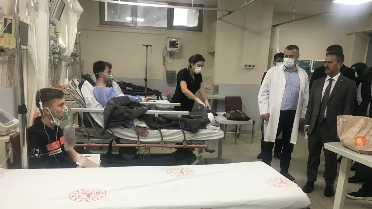 Vali Aktaş, TÜPRAŞ'taki patlamada yaralananlara ziyaret