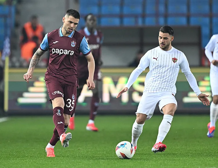 Son dakika haber: Trabzonspor - Hatayspor maçında tartışılan kararlar! VAR hakemine tepki...