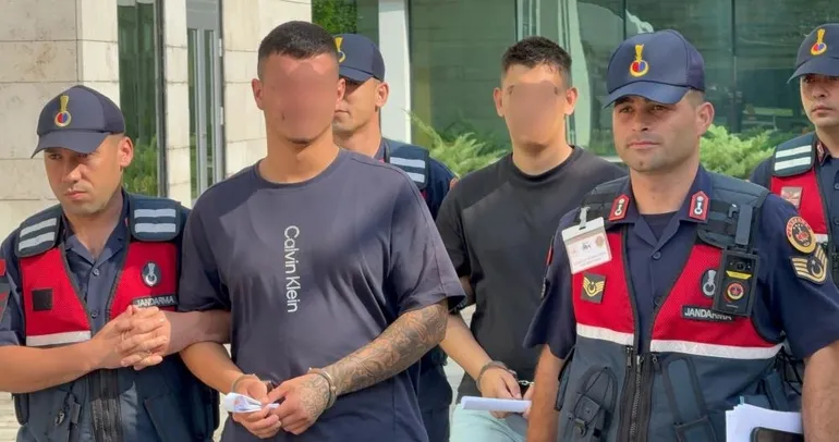 14 bin liralık borç dehşeti! Issız yere götürüp taşla darbettikleri genci hastane yakınına attılar