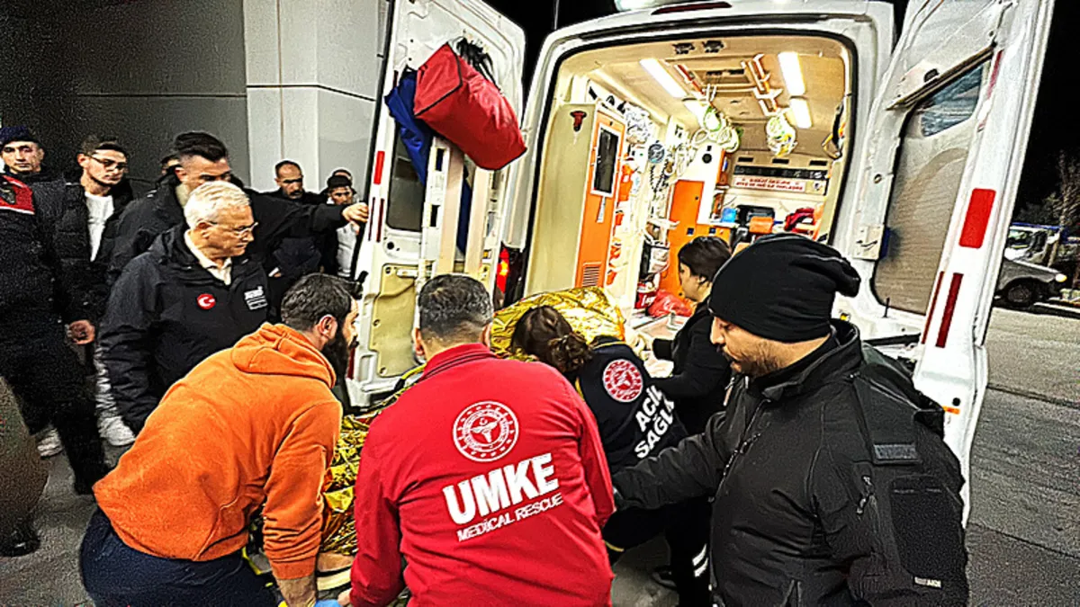 Hasan Dağı’nda mahsur kalan 2 öğrenci helikopterle kurtarıldı Hasan Dağı’nda mahsur kalan 2 öğrenci helikopterle kurtarıldı