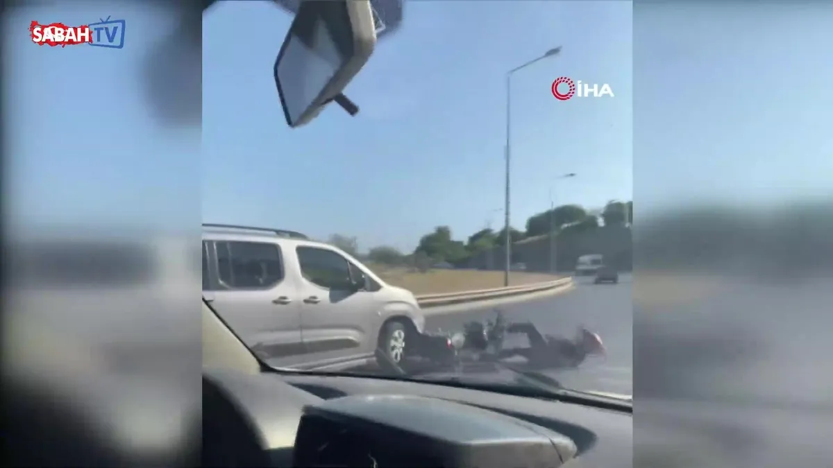İzmir’de motosikletliye kasten çarpıp kaçan sürücüye ağır ceza! Çarpma anı kamerada | Video videosunu izle İzmir’de motosikletliye kasten çarpıp kaçan sürücüye ağır ceza! Çarpma anı kamerada | Video videosunu izle
