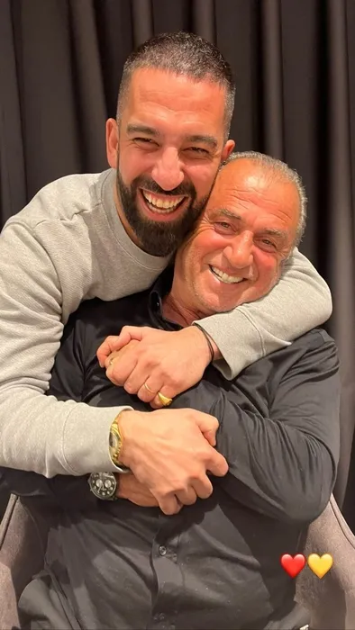Son dakika: Galatasaray'da kadroya alınmayan Arda Turan'dan Fatih Terim'e sürpriz ziyaret! Paylaşımı taraftarı çileden çıkardı...