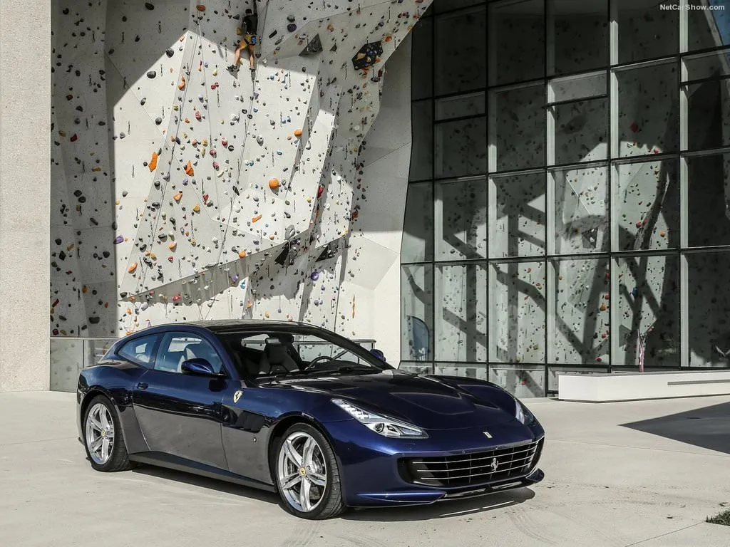  Ferrari  GTC4Lusso  T rkiye de Galeri Otomobil