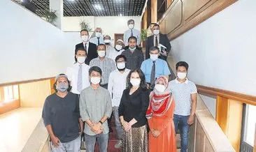 Rektör Tuncel Bangladeşli öğrencilerle bir araya g
