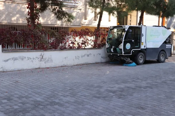 haliliye-belediyesi-guclu-temizlik-kadrosu-ile-vatandaslardan-tam-not-aldi-1732182698385.jpg
