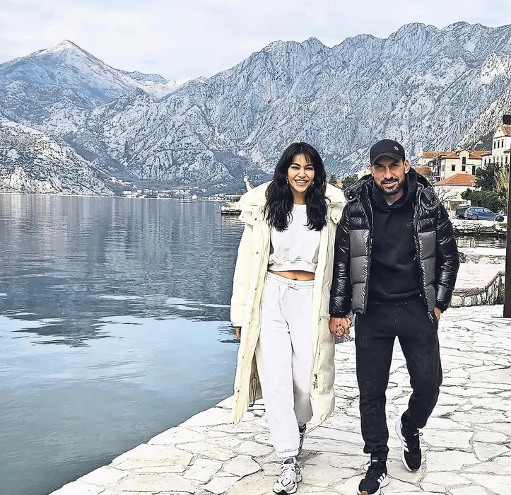 Ayrılık iddialarına karşılık düşman çatlattılar! Şener Özbayraklı eşi Şilan Makal ile böyle aşk tazeledi