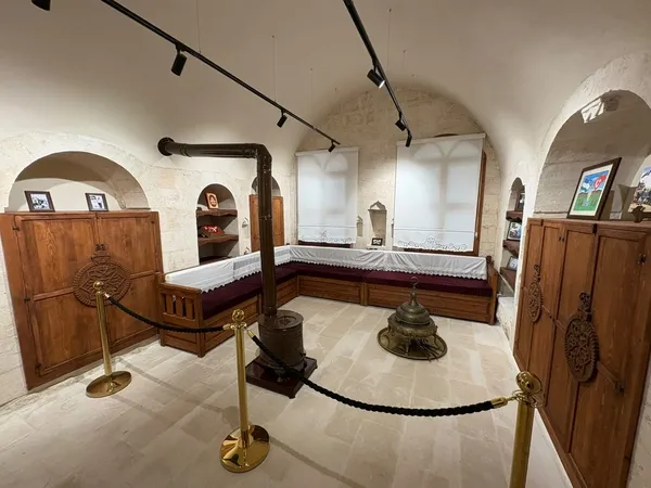 nobelli-turk-bilim-insanin-yasadigi-konak-aziz-sancar-evine-donusturuldu-1792598010457.jpg
