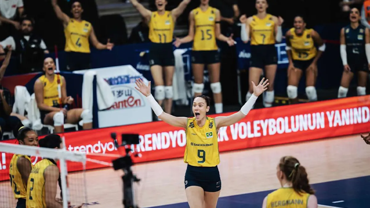 Brezilya ve Fransa milli voleybol takımları mücadele esnasında