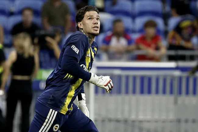 fenerbahcede-ederson-goz-dolduruyor-1790147223976.jpg