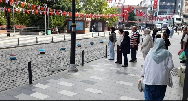 son-dakika-saat-0905-gece-hayat-durdu-iste-yurdun-dort-bir-yanindan-kareler-1762758049512.jpg (1062×571)