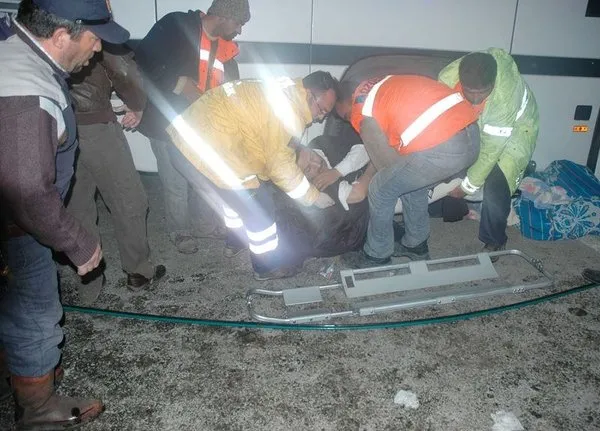 Sakarya'da otobüsle kamyon çarpıştı