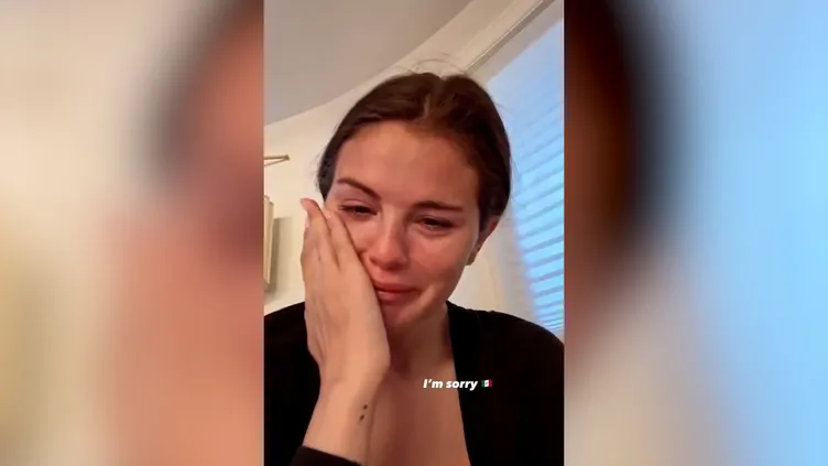 Selena Gomez’in Trump’a tepkisi sosyal medyayı salladı! Gözyaşlarına boğulduğu videoyu gelen tepkilerle sildi
