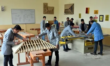 Fabrika gibi okul! Yıllık cirosu...