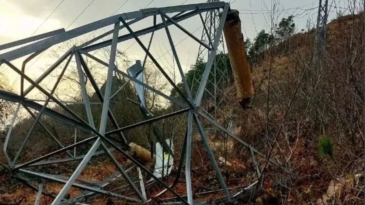 Artvin’de akılalmaz olay: Hırsızlık için vinç kiraladılar! Artvin’de akılalmaz olay: Hırsızlık için vinç kiraladılar!
