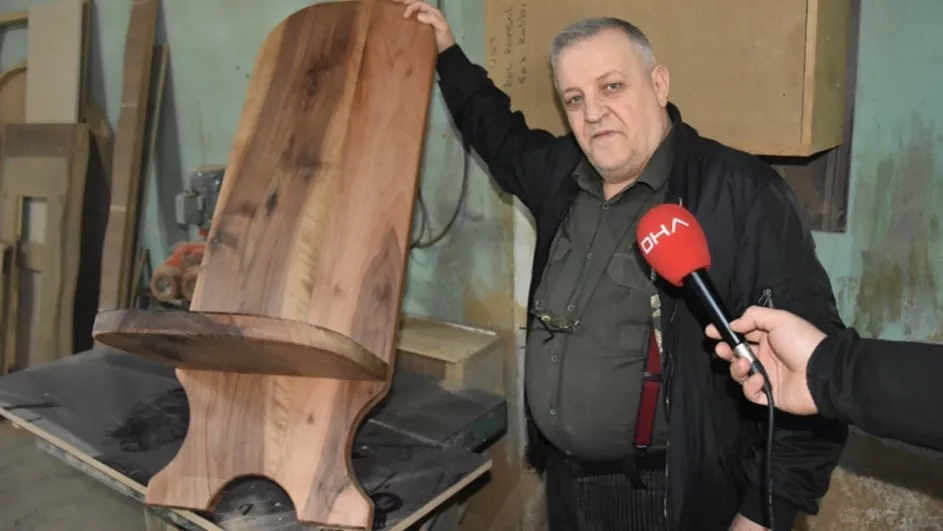 Bel Agrisi Cekince 700 Yillik Sandalyeyi Yeniden Uretti Galeri Yasam