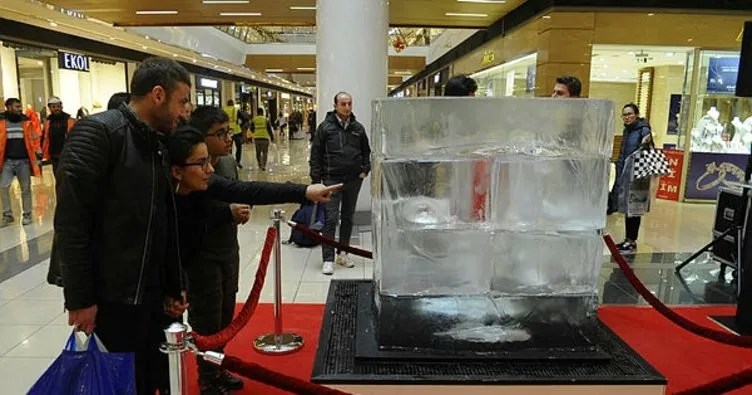 Doğru tahmin eden buzun içindeki pırlanta yüzüğü kazanacak