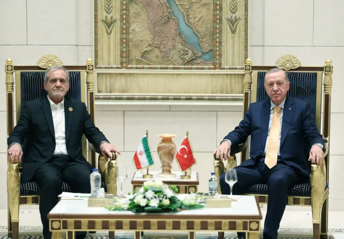 pezeskiyandan-turkce-mesaj-erdoganin-tutumu-takdire-sayan-1774435871743.png Pezeşkiyan'dan Türkçe mesaj: Erdoğan’ın tutumu takdire şayan