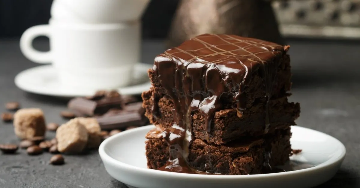 bol soslu kakaolu islak kek tarifi ve