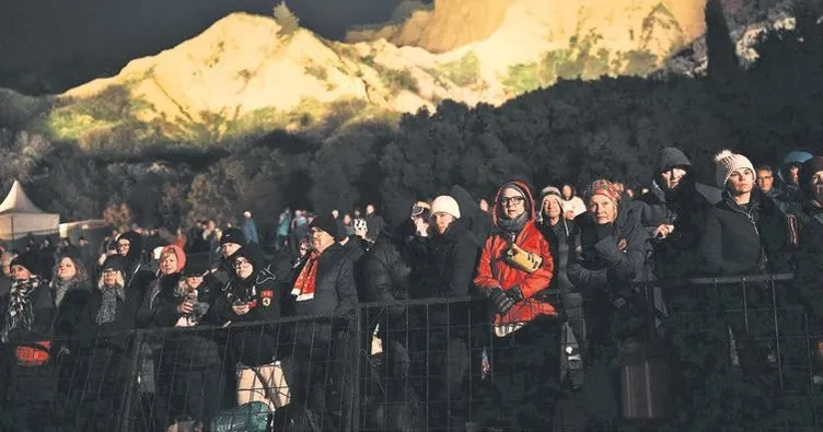 Anzaklar Gelibolu’da atalarını andı