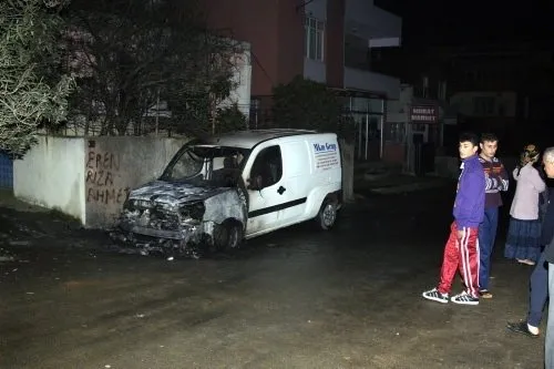 Pendik'te 20 araç kundaklandı