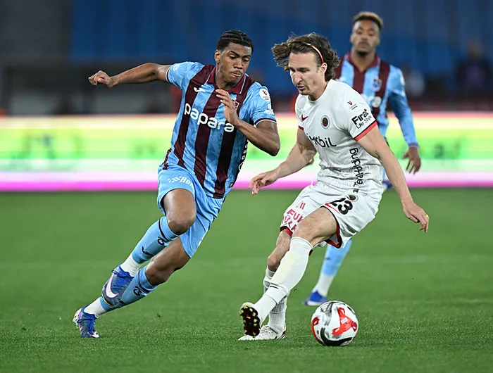 canli-super-ligde-trabzonspor-genclerbirligi-maci-1779039743391.jpeg