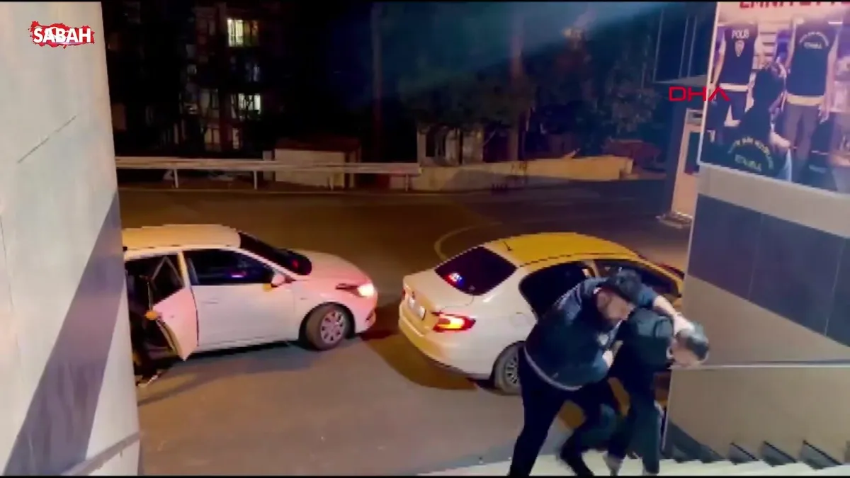 Eyüpsultan’da 300 bin Euro haraç isteyip oto galeri kurşunlayan 3 şüpheli yakalandı | Video videosunu izle Eyüpsultan’da 300 bin Euro haraç isteyip oto galeri kurşunlayan 3 şüpheli yakalandı | Video videosunu izle