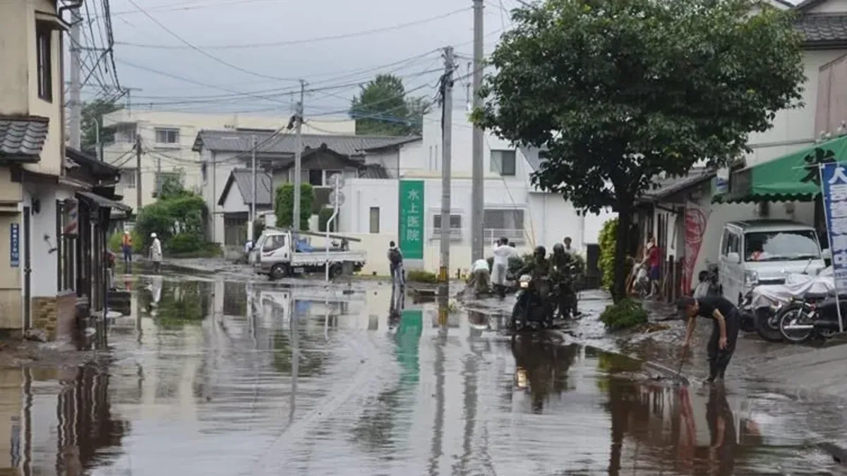 Japonya'da şiddetli yağışlar sellere neden oldu: 13 ölü