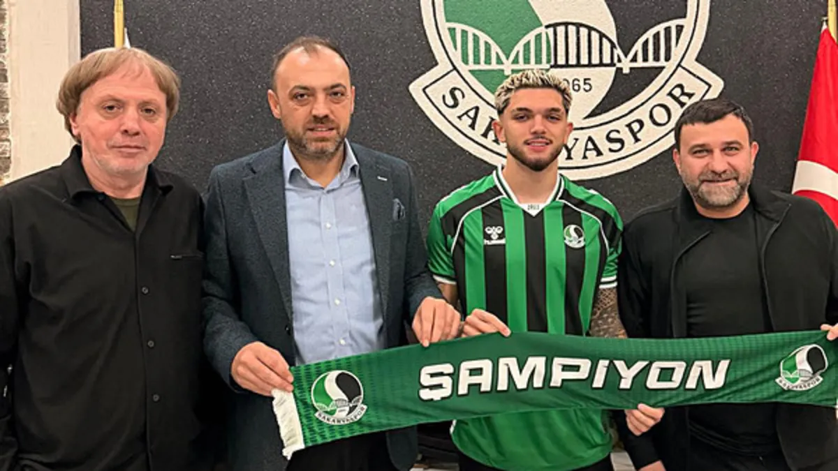 Emrecan Terzi, Sakaryaspor’a imza attı! Emrecan Terzi, Sakaryaspor’a imza attı!