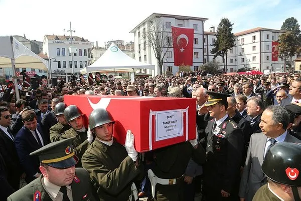 Afrin Şehidi Taner Kart'ı son yolculuğuna on binler uğurladı