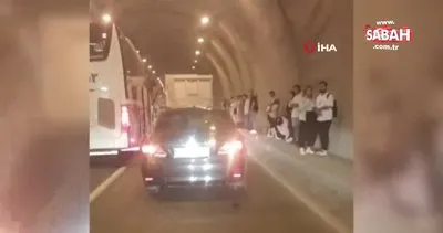 Yolcu otobüsü kamyona arkadan çarptı: 4 yaralı | Video