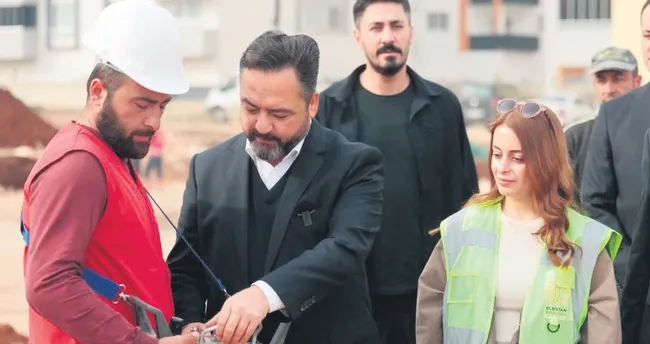 Elbistan Belediyesi’nden 40 depremzedeye ücretsiz ev Elbistan Belediyesi’nden 40 depremzedeye ücretsiz ev