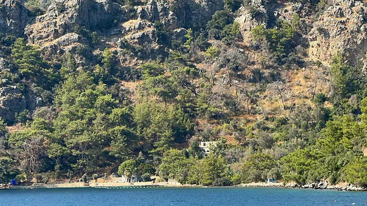 Şahan Gökbakar’ın denize sıfır kaçak villası için bakanlıktan son uyarı!