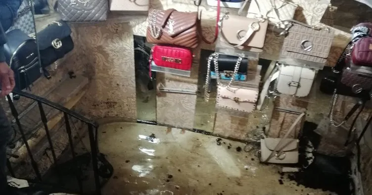 İzmir’de yağış hayatı felç etti