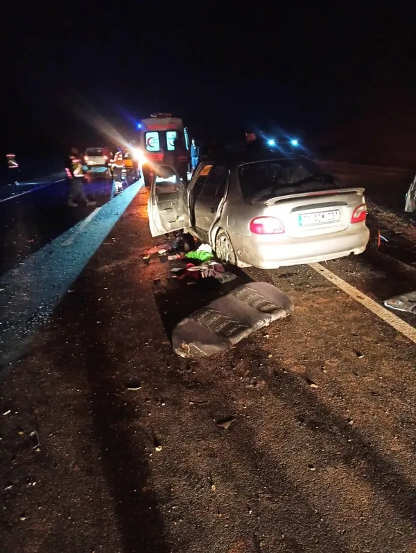 trafik-canavari-yine-vurdu-1-olu-6-yarali-1734285057325.jpg