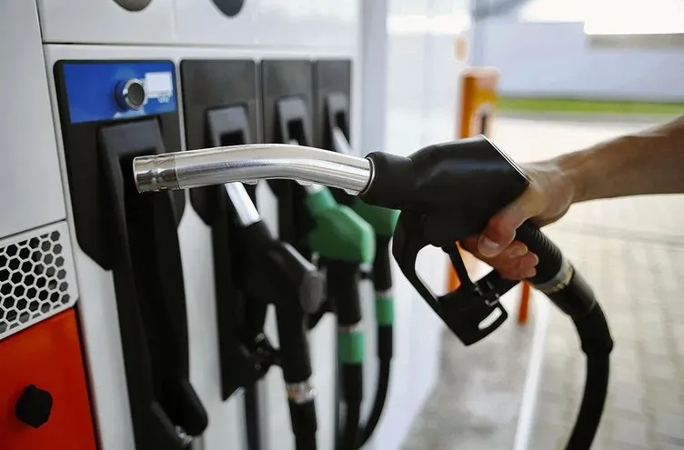BENZİN, MAZOT FİYATI SON DAKİKA: Akaryakıt fiyatları 4. kez değişecek mi? 14 Ekim benzin fiyatı ve mazot fiyatı ne kadar, kaç TL?