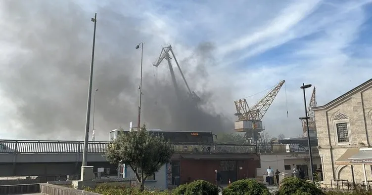 İstanbul Haliç Tersanesi’nde yangın!