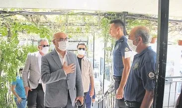 İzmir Valisi Köşger polislerle bayramlaştı
